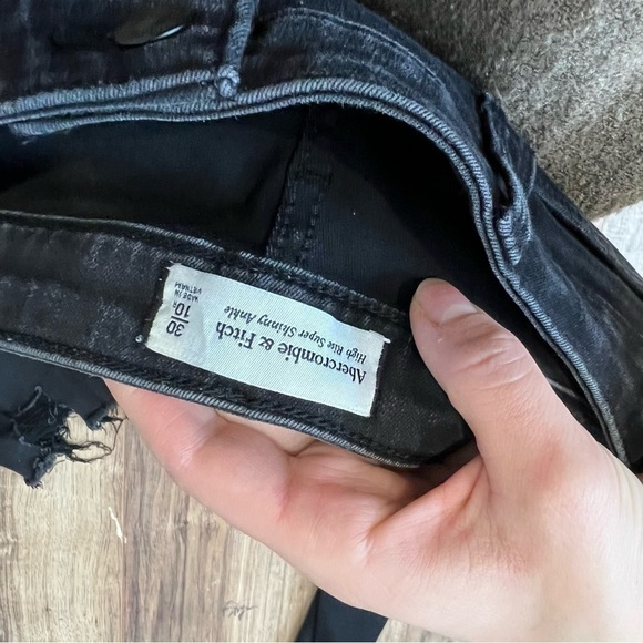 Abercrombie & Fitch High Rise Super Skinny Ankle Distressed Black Jeans - Picture 10 of 11